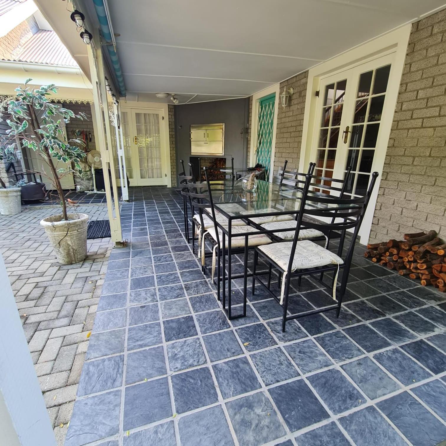 Jaco And Liz'S Sea Get Away Bed & Breakfast Hermanus Exterior photo