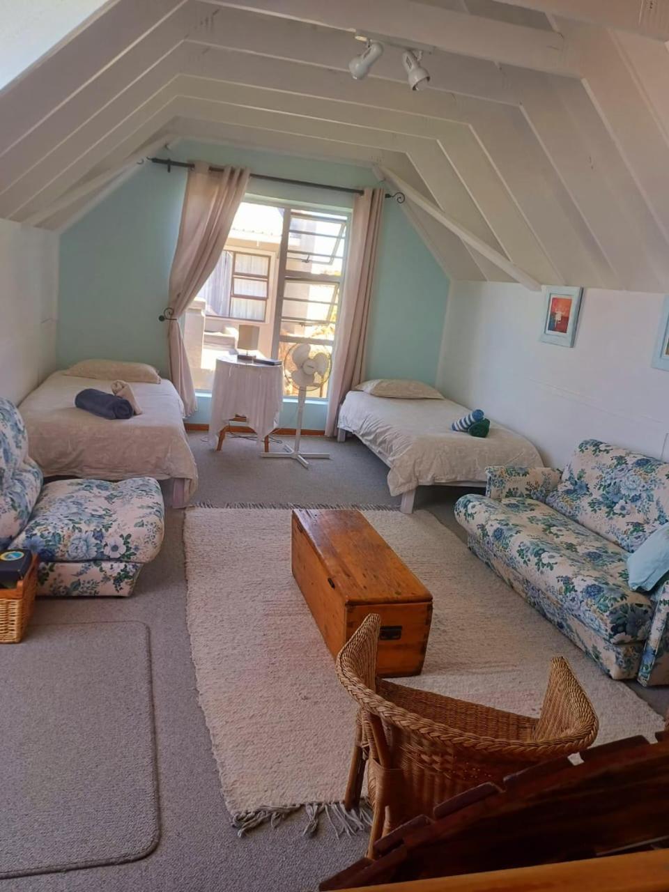 Jaco And Liz'S Sea Get Away Bed & Breakfast Hermanus Exterior photo