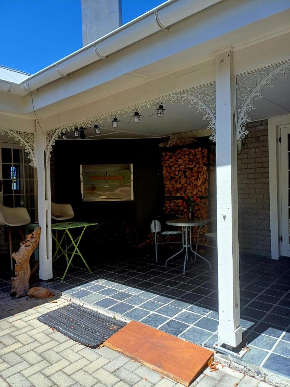 Jaco And Liz'S Sea Get Away Bed & Breakfast Hermanus Exterior photo